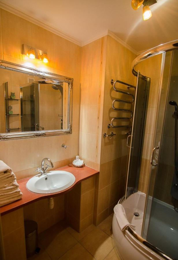 Hotel Kamena Chełm Kültér fotó